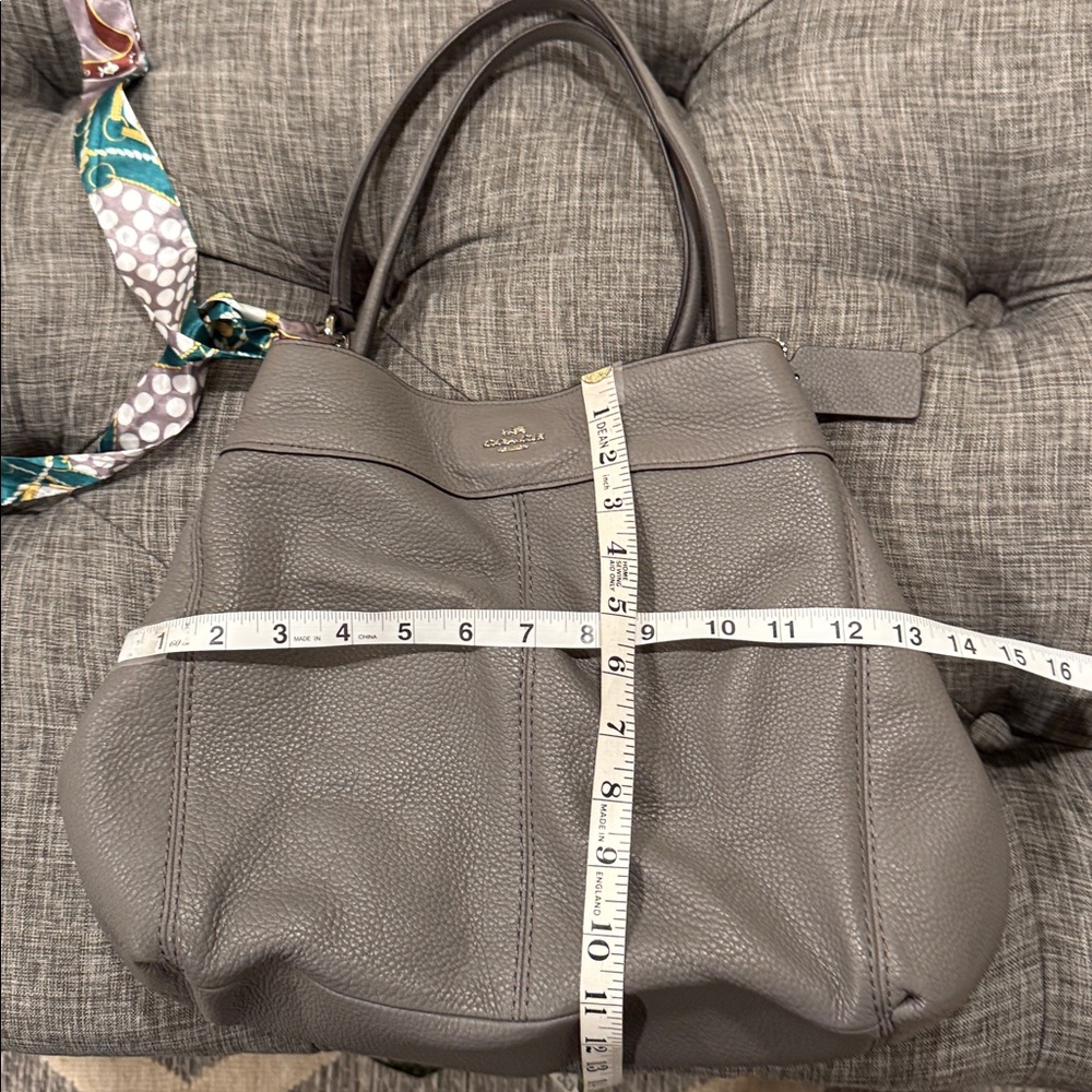Coach Bag Lexy Gray Leather Shoulder Bag - Picture 17 of 17
